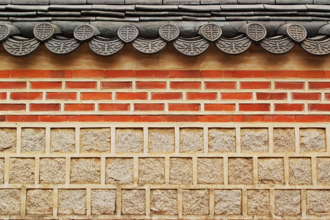 Translating multilingual plugins with tools and tips for seamless maintenance.